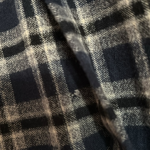 Scotch & soda size small never been worn but 1 button is missing - Picture 3 of 4